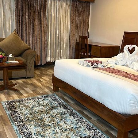 Hotel Earth Light Sauraha Chitwan Esterno foto