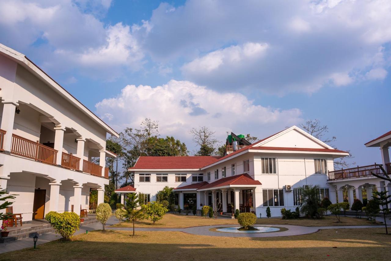 Hotel Earth Light Sauraha Chitwan Esterno foto