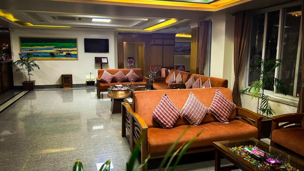 Hotel Earth Light Sauraha Chitwan Esterno foto