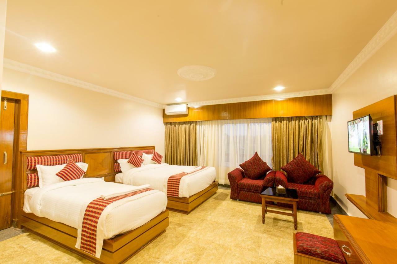 Hotel Earth Light Sauraha Chitwan Esterno foto